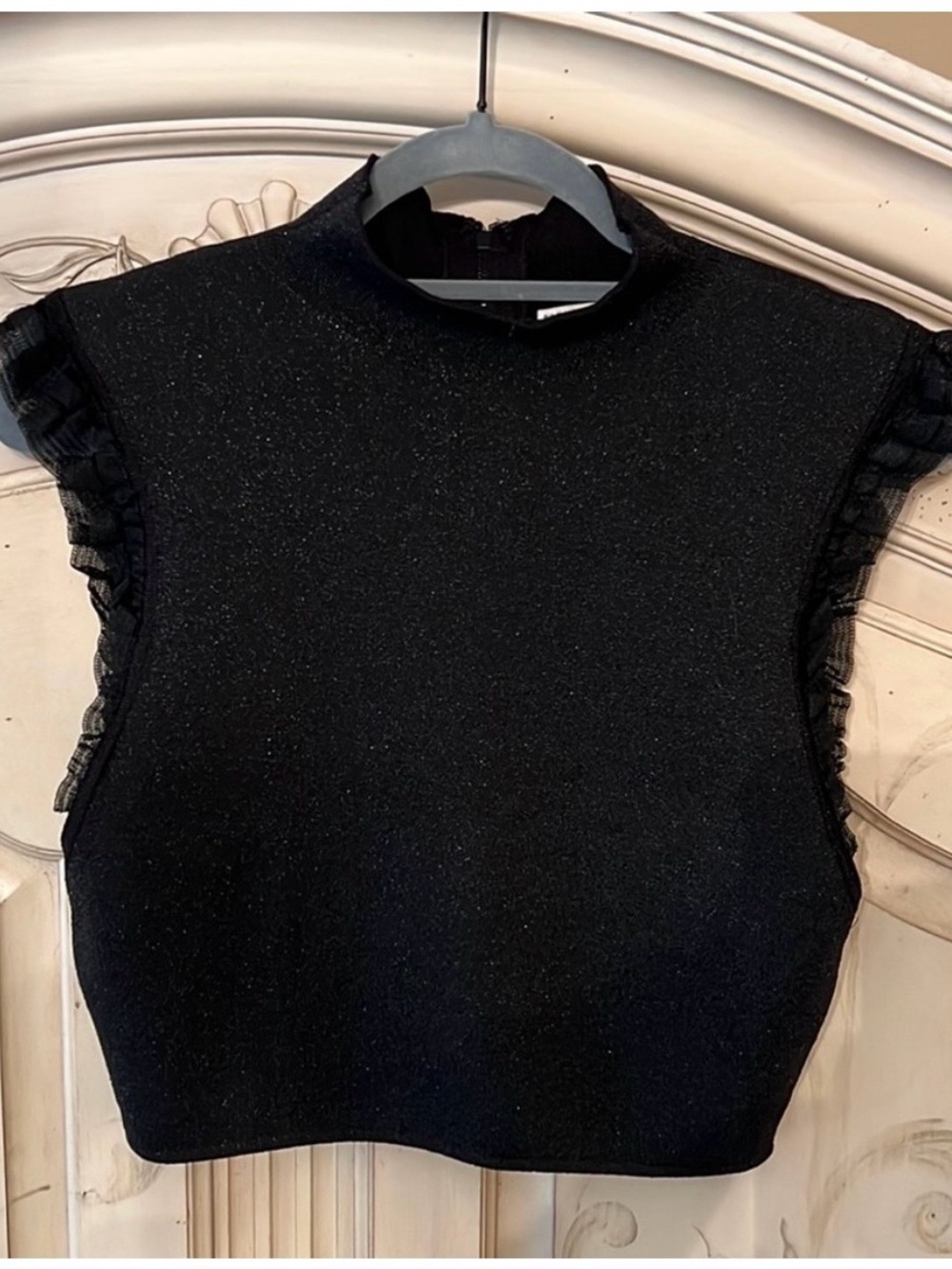 Alice + Olivia Black Glitter Ruffle Sleeve Crop Top